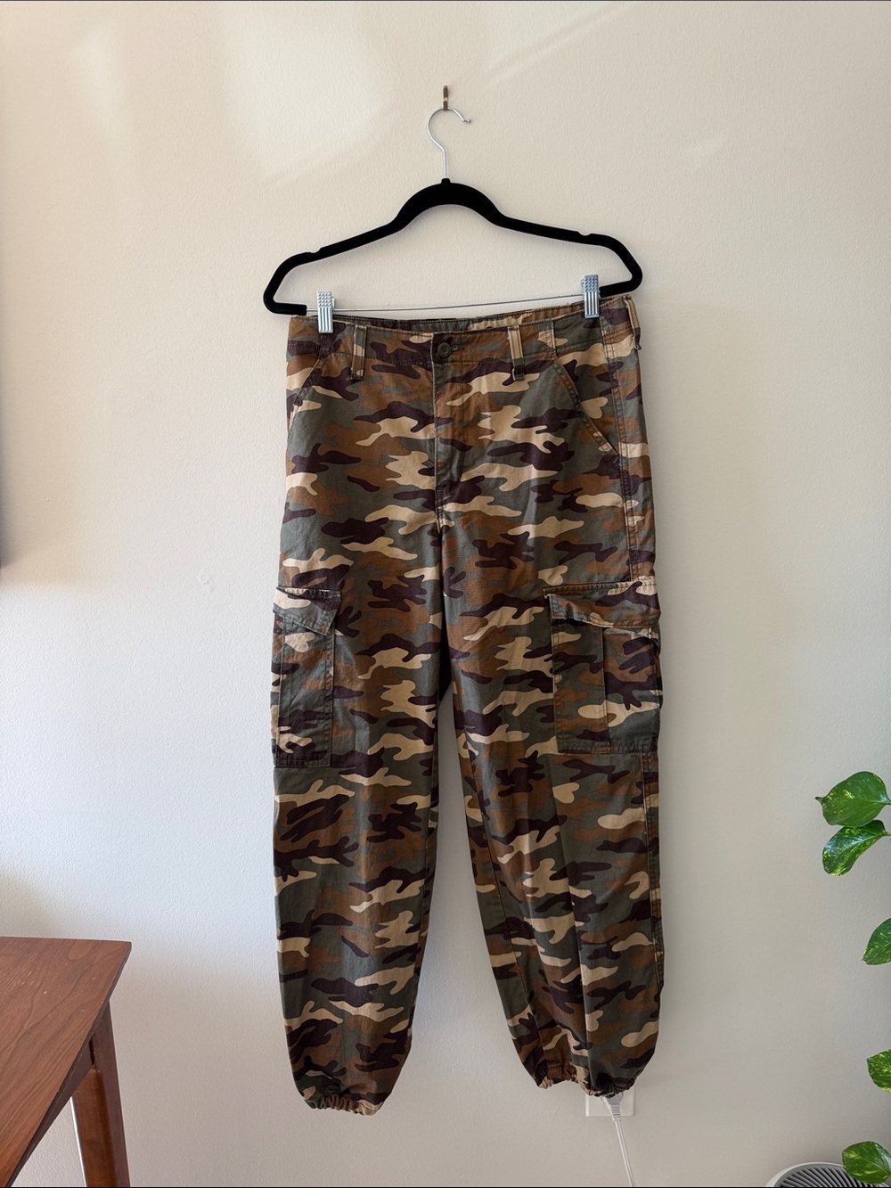 Levi’s Camo Cargo Pants - Women’s